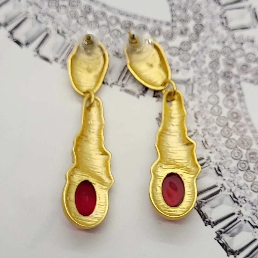 NWT Vintage Baroque Palace Red Crystal Gold Drop Earrings